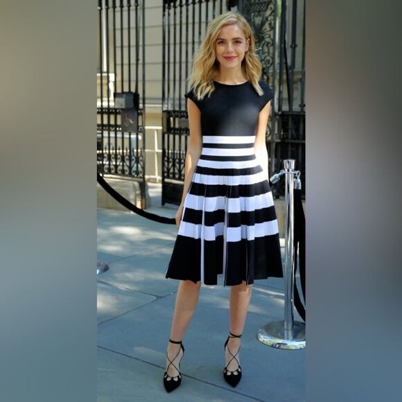 CAROLINA HERRERA Striped Cap-sleeve Pleated Dress size large - Picture 3 of 16